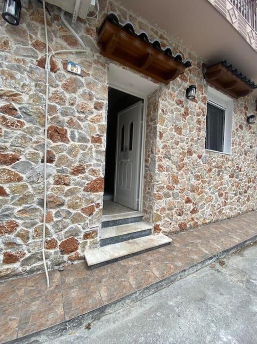 Stone House 48 M *